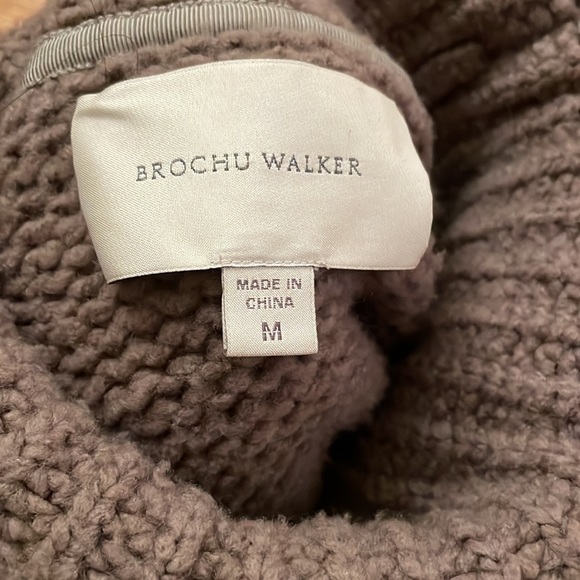 Brochu Walker knit pullover sweater. Medium in cement gray! Good condition. - Picture 5 of 6